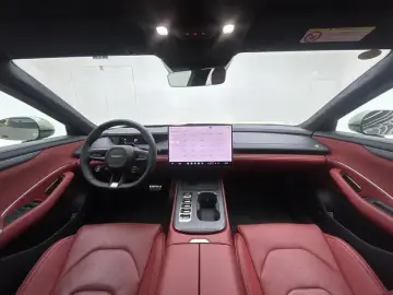 2024 Xiaomi SU7 с пробегом 21 500 км