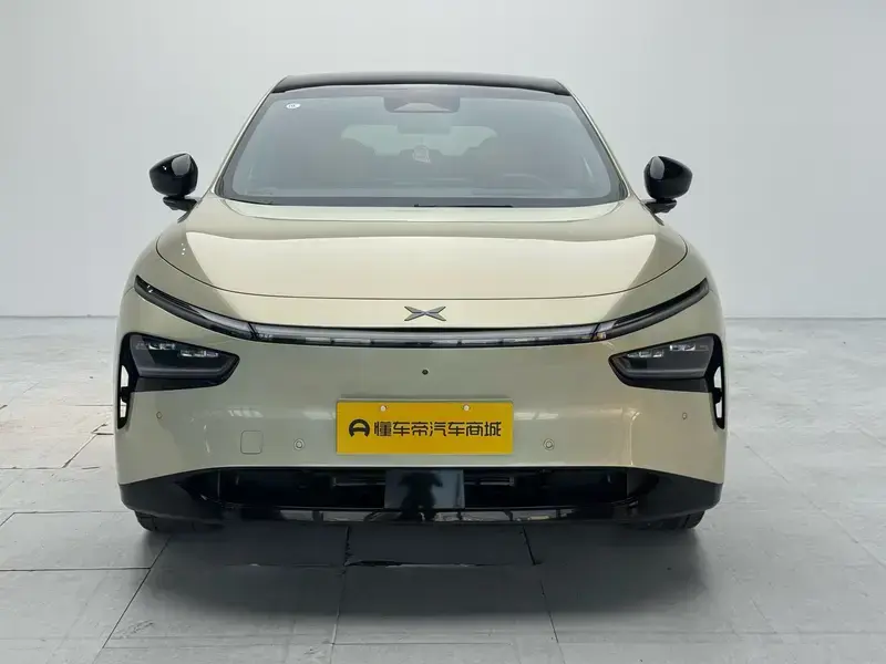 2025 Xpeng G7 с пробегом 1 000 км