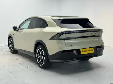 2025 Xpeng G7 с пробегом 1 000 км