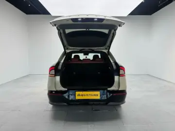 2025 Xpeng G7 с пробегом 1 000 км