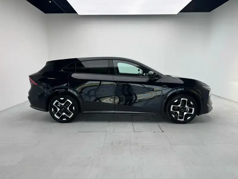 2025 Xpeng G7 с пробегом 1 100 км