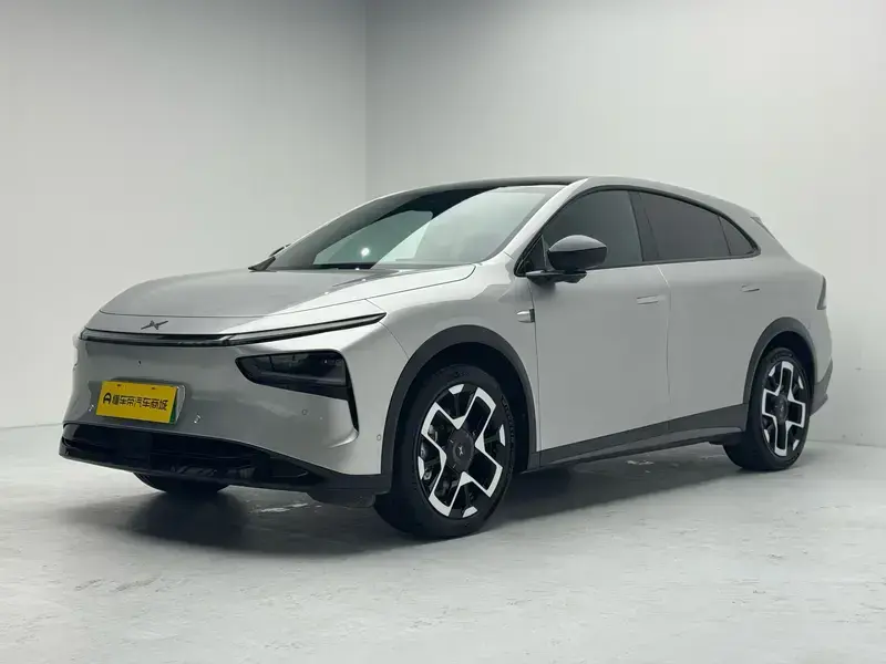 2025 Xpeng G7 с пробегом 1 200 км