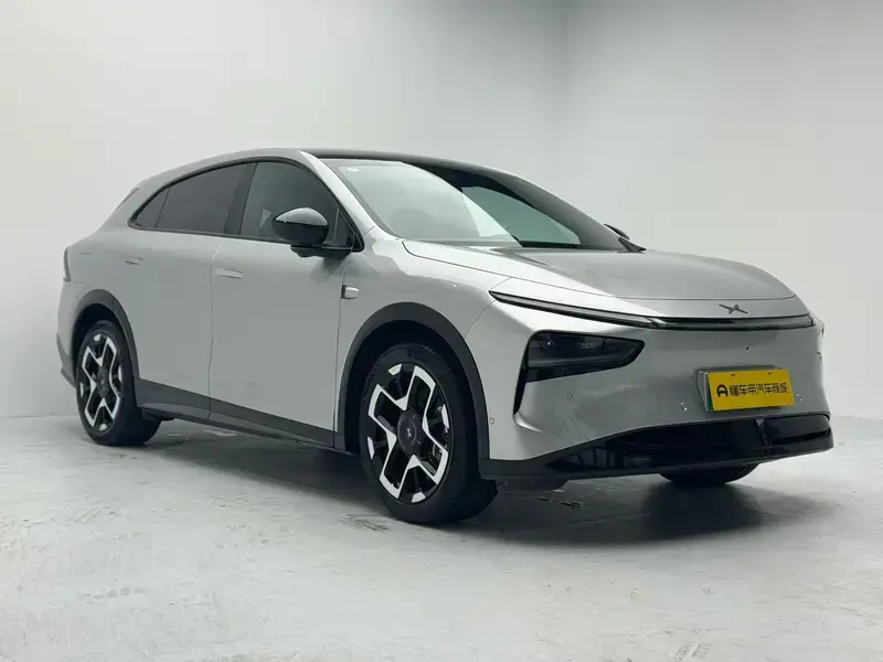 2025 Xpeng G7 с пробегом 1 200 км