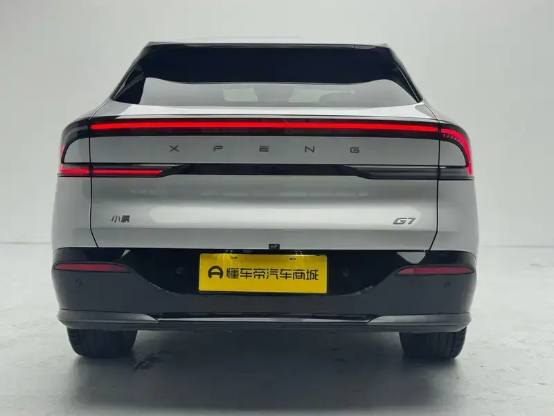 2025 Xpeng G7 с пробегом 1 200 км