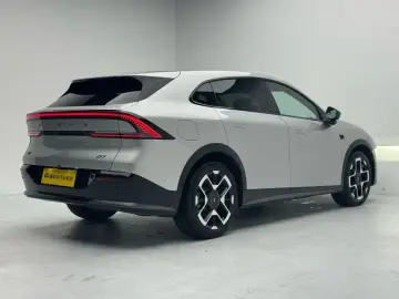 2025 Xpeng G7 с пробегом 1 200 км