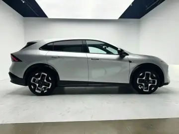 2025 Xpeng G7 с пробегом 1 200 км