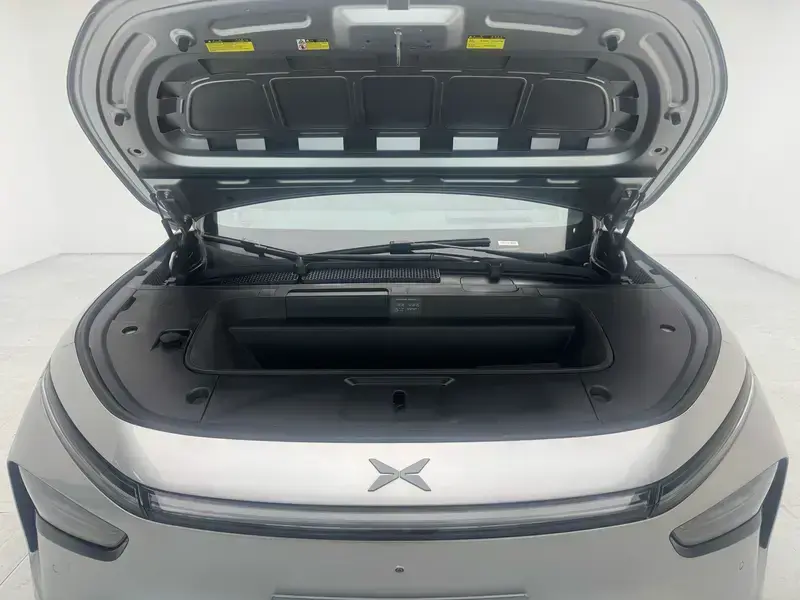 2025 Xpeng G7 с пробегом 1 200 км