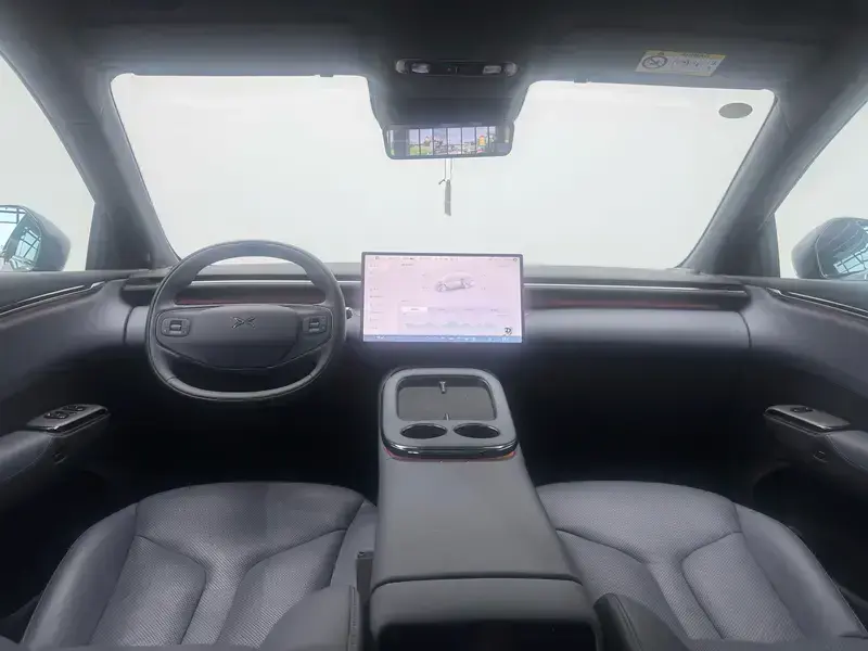 2025 Xpeng G7 с пробегом 1 200 км