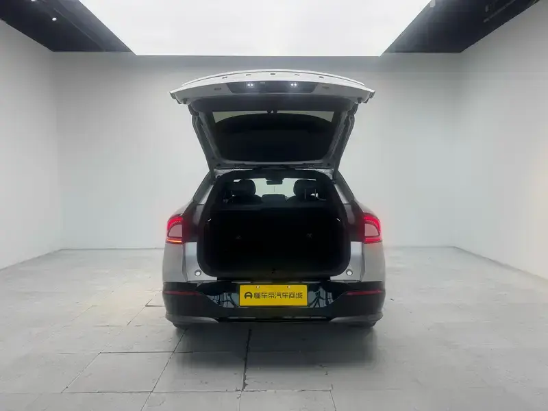 2025 Xpeng G7 с пробегом 1 200 км