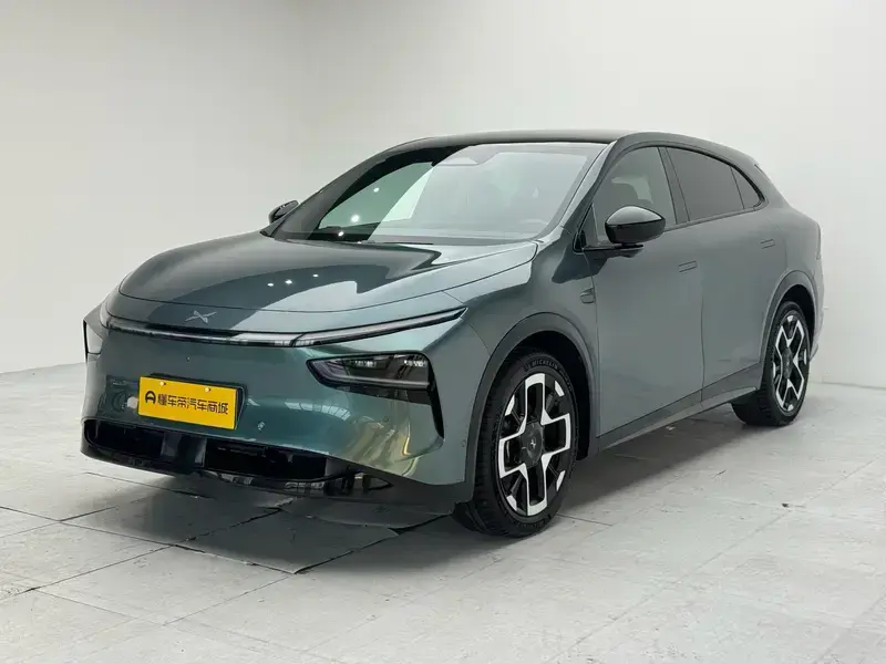 2025 Xpeng G7 с пробегом 100 км