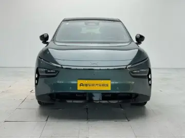 2025 Xpeng G7 с пробегом 100 км