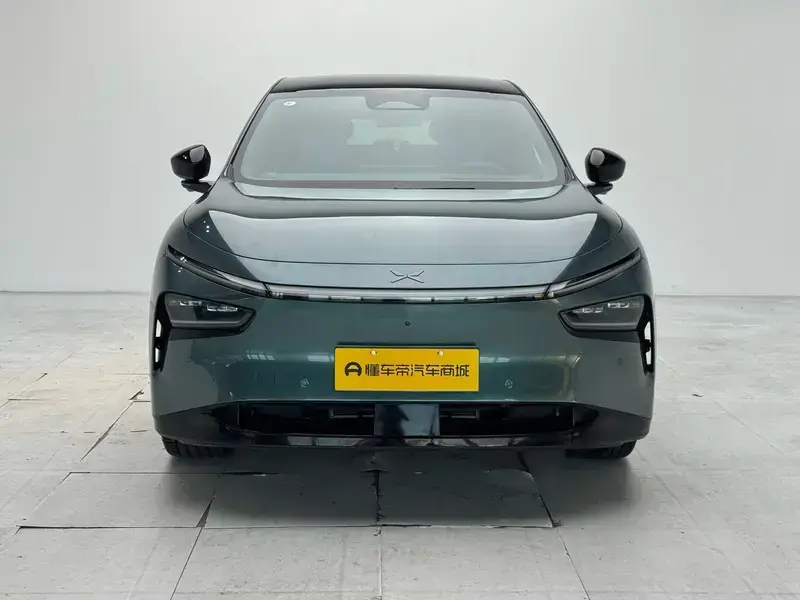 2025 Xpeng G7 с пробегом 100 км