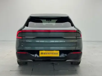 2025 Xpeng G7 с пробегом 100 км