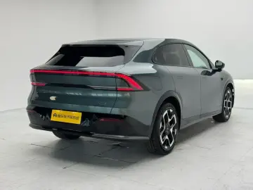 2025 Xpeng G7 с пробегом 100 км