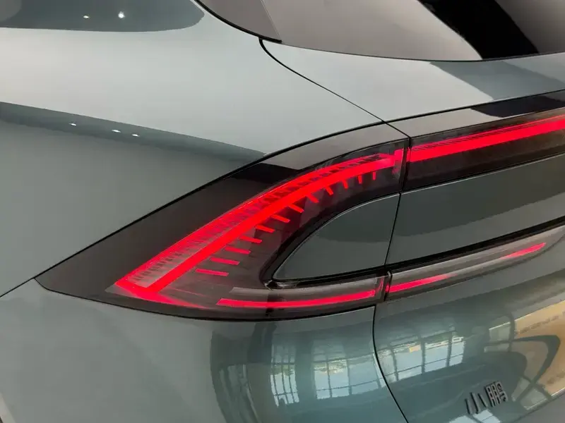 2025 Xpeng G7 с пробегом 100 км