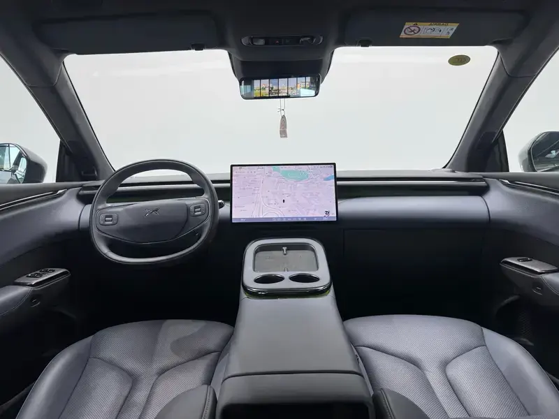 2025 Xpeng G7 с пробегом 100 км