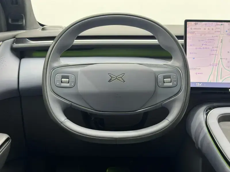 2025 Xpeng G7 с пробегом 100 км