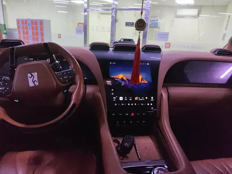2023 BYD Yangwang U8 с пробегом 101 200 км