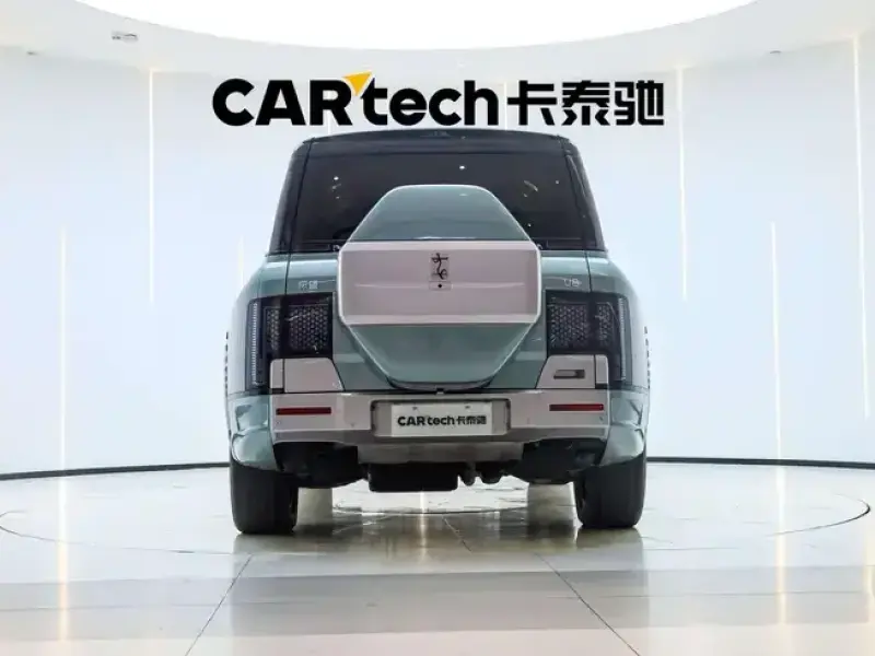 2023 BYD Yangwang U8 с пробегом 34 700 км