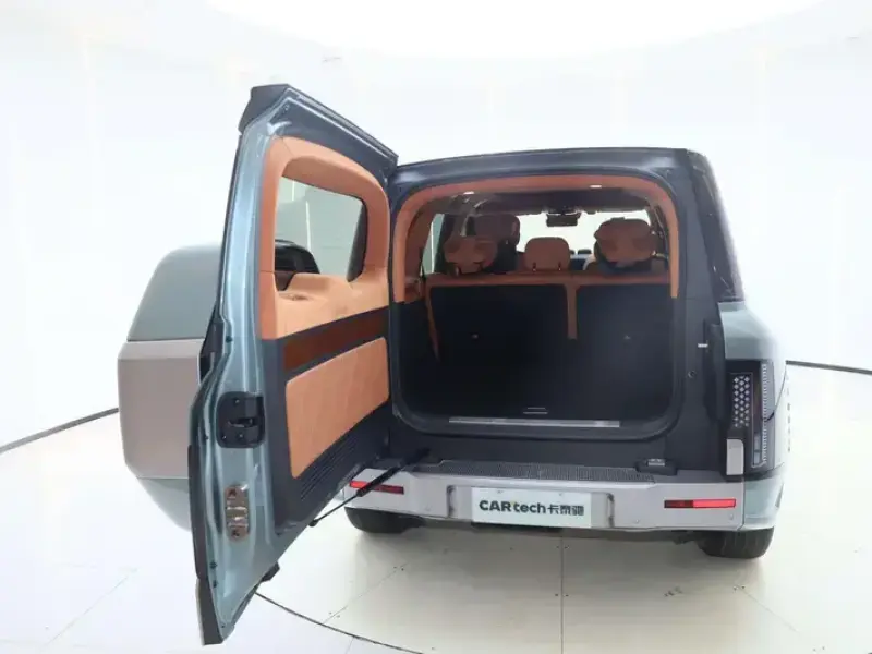 2023 BYD Yangwang U8 с пробегом 34 700 км