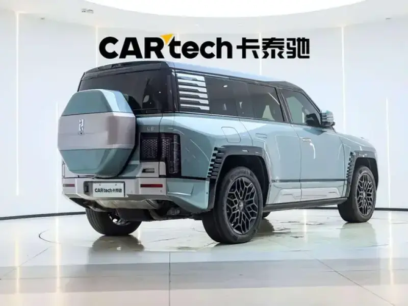 2023 BYD Yangwang U8 с пробегом 34 700 км