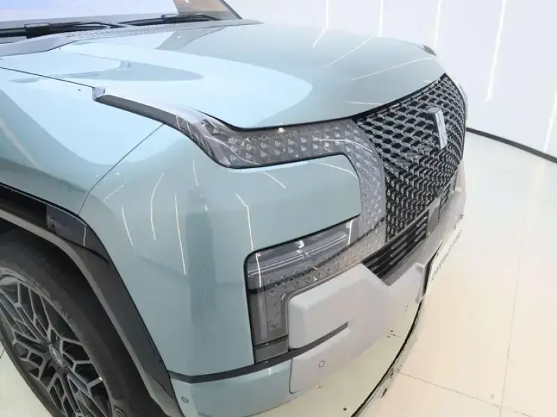 2023 BYD Yangwang U8 с пробегом 34 700 км