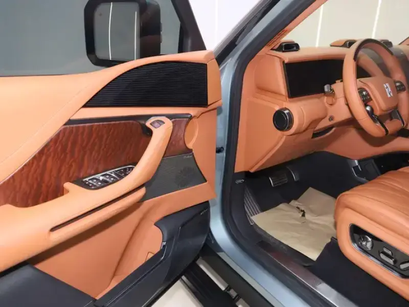 2023 BYD Yangwang U8 с пробегом 34 700 км