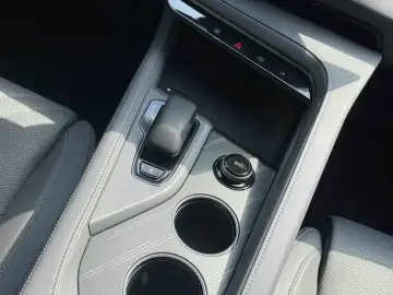 2024 Zeekr 001 с пробегом 17 500 км