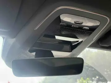 2024 Zeekr 001 с пробегом 17 500 км