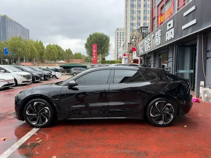 2023 Zeekr 001 с пробегом 68 000 км