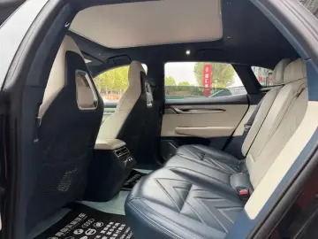 2023 Zeekr 001 с пробегом 68 000 км
