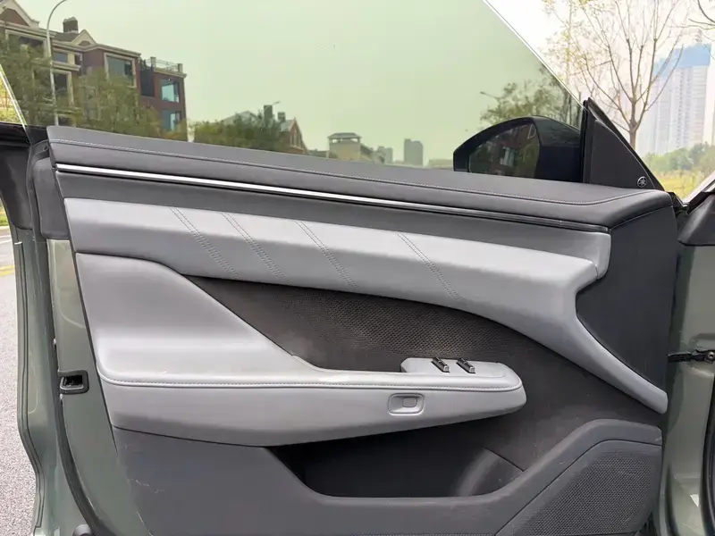 2024 Zeekr 001 с пробегом 46 000 км