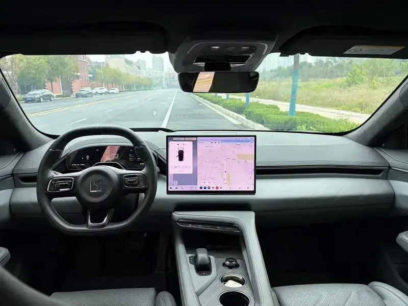 2024 Zeekr 001 с пробегом 46 000 км