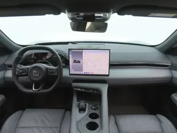 2024 Zeekr 001 с пробегом 46 000 км