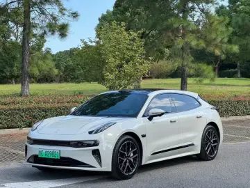 2026 Zeekr 001 с пробегом 3 000 км