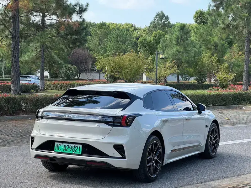 2026 Zeekr 001 с пробегом 3 000 км