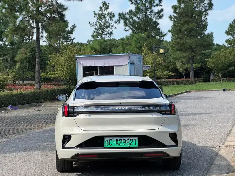 2026 Zeekr 001 с пробегом 3 000 км