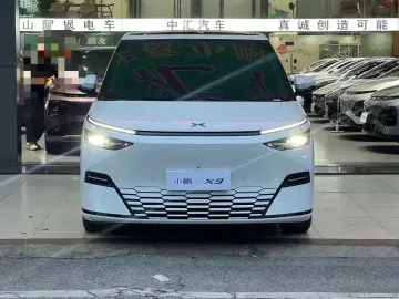 2025 Xpeng X9 с пробегом 14 500 км