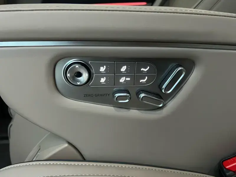 2025 Xpeng X9 с пробегом 14 500 км