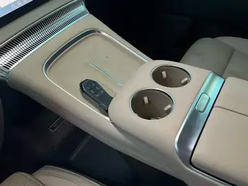 2025 Xpeng X9 с пробегом 14 500 км