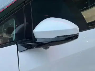 2025 Xpeng X9 с пробегом 14 500 км