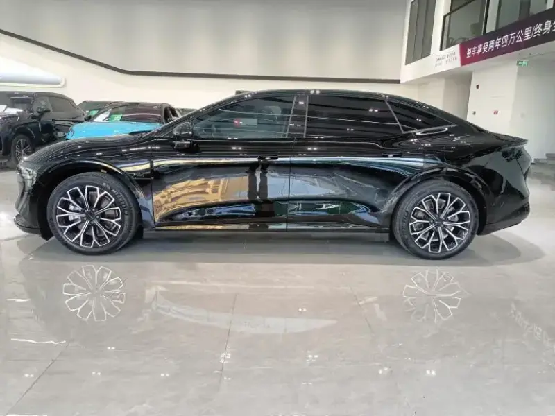 2025 Zeekr 007 с пробегом 47 000 км