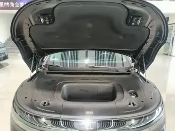2025 Zeekr 007 с пробегом 47 000 км