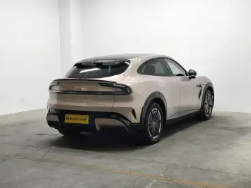 2025 Xiaomi YU7 с пробегом 16 200 км