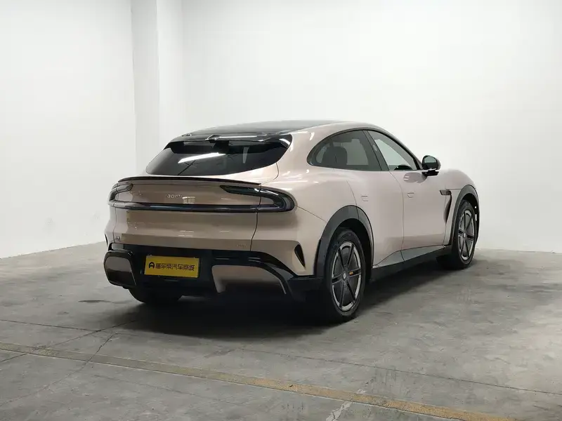 2025 Xiaomi YU7 с пробегом 16 200 км
