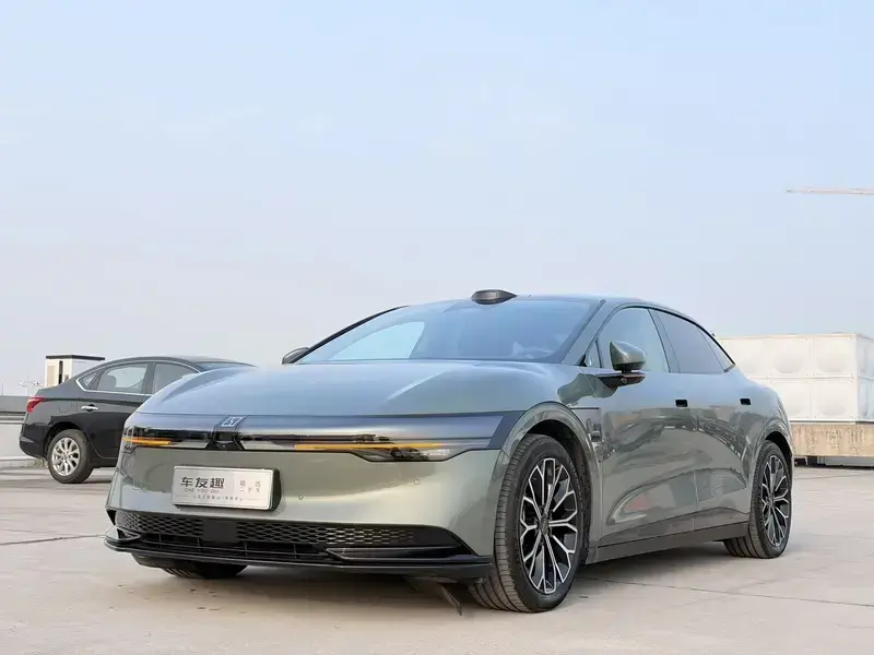2025 Zeekr 007 с пробегом 20 000 км