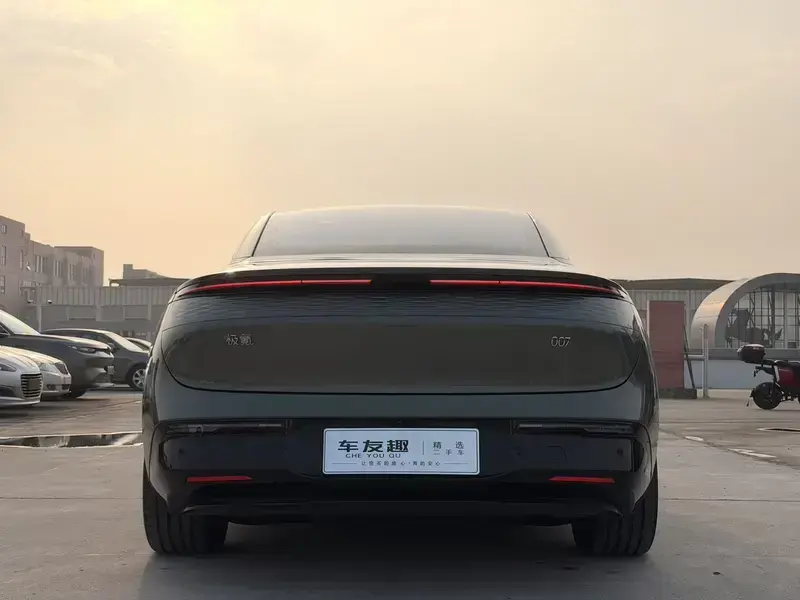 2025 Zeekr 007 с пробегом 20 000 км
