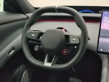2025 Xiaomi YU7 с пробегом 16 200 км