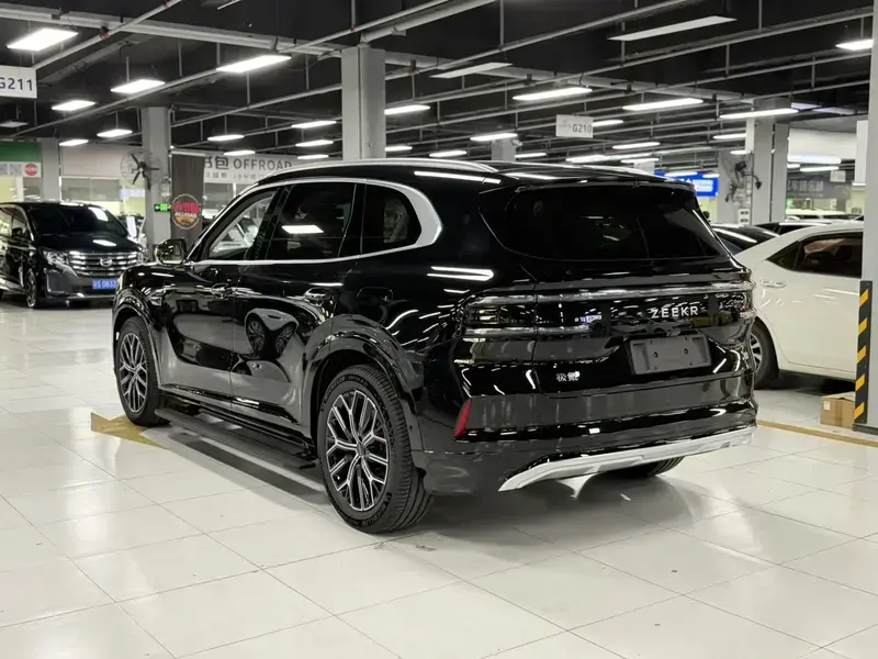 2026 Zeekr 8X с пробегом 100 км