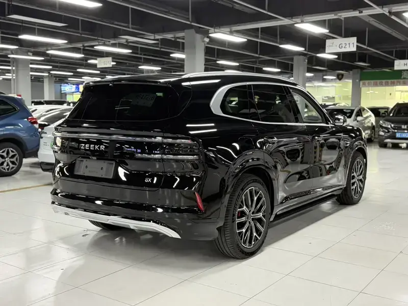 2026 Zeekr 8X с пробегом 100 км